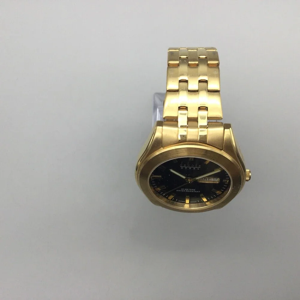 Dakota Steel Watch Mens 40mm Gold Tone Black Dial Day Date New Battery 6.75" - Picture 3 of 15